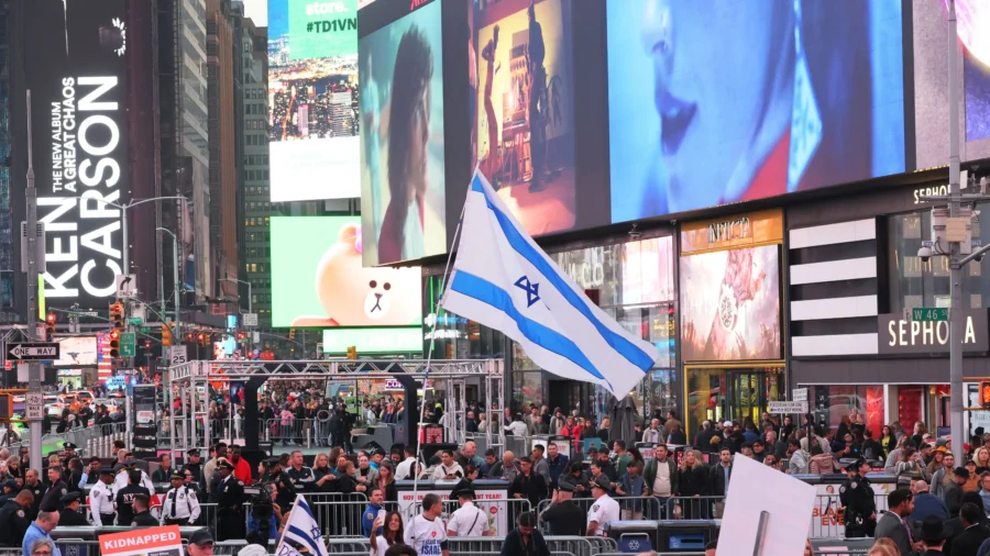 Times Square Rally Demands Return of Hostages