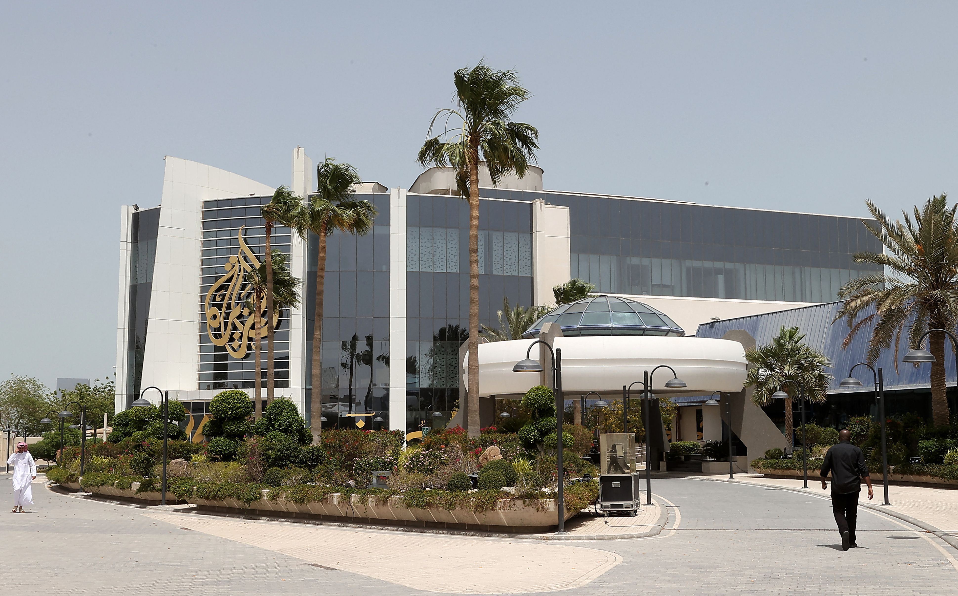 Israel Moves to Shut Down Al-Jazeera Channel | NTD