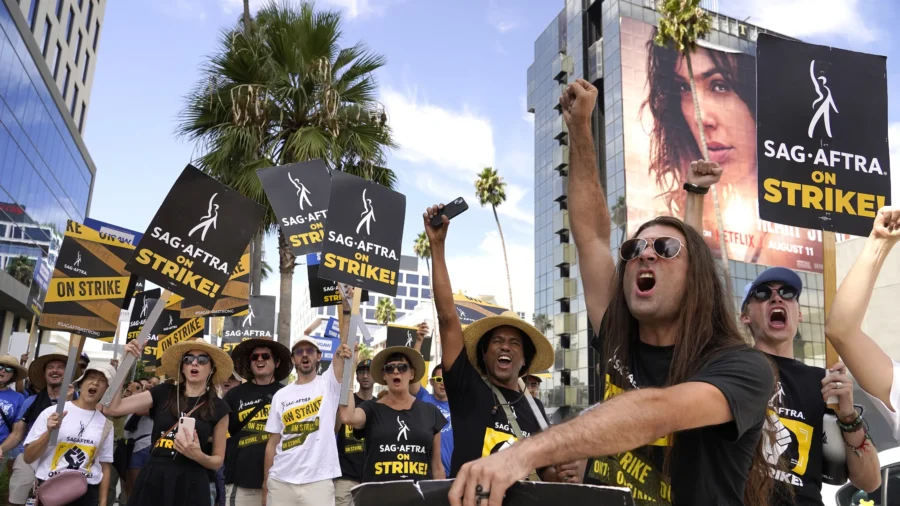 Actors Rally as Strike Approaches 100th Day