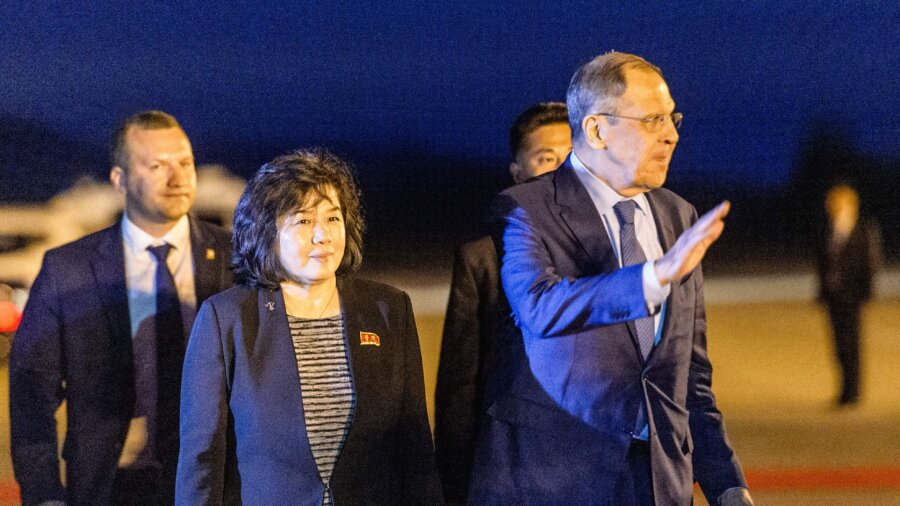 Russia, North Korea Pledge to Strengthen Defense Ties
