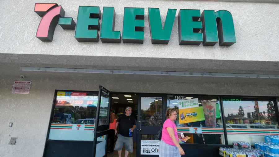 Dozens Loot and Vandalize California 7-Eleven