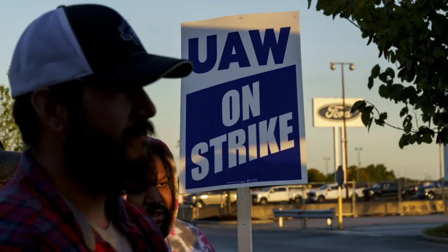 Auto Expert on Expanding UAW Strike