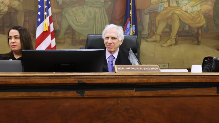 NY Judge Fines Trump $10,000 for Violating Gag Order