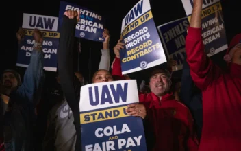 UAW, Ford Reach Tentative Agreement; Biden Applauds ‘Hard Fought’ Contract