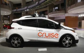 GM’s Cruise Recalls Nearly 1,000 Driverless Cars After Crash Involving Pedestrian
