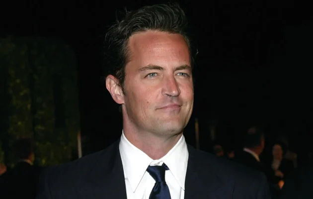 Actor Matthew Perry attends The 2004 Vanity Fair Oscar Party at Mortons Restaurant in Hollywood, Calif., on Feb. 29, 2004. (Mark Mainz/Getty Images)