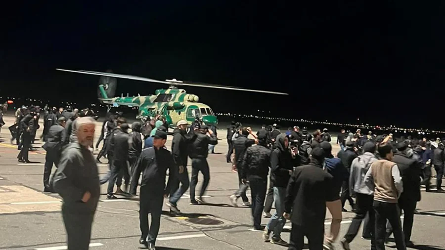 Russian Airport Stormed by Antisemitic Mob Looking for Passengers on Flight From Israel