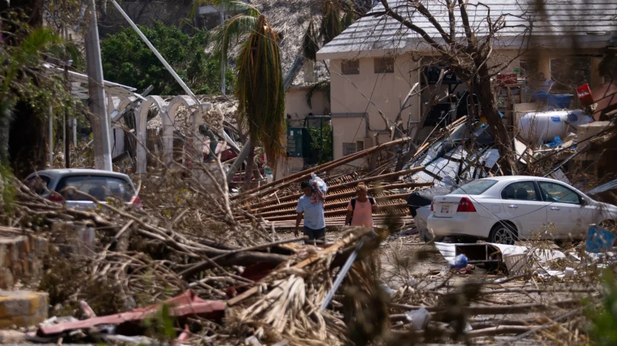 Mexico Throws Troops, Aid Into Acapulco as Hurricane Death Toll Rises
