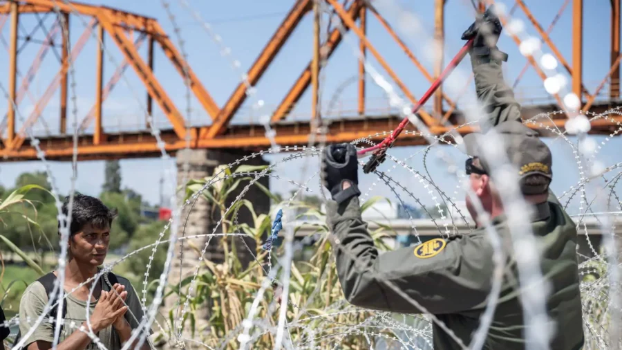 Texas AG Ken Paxton Appeals Judge’s Ruling to Allow Feds to Continue Cutting Razor Wire at Southern Border