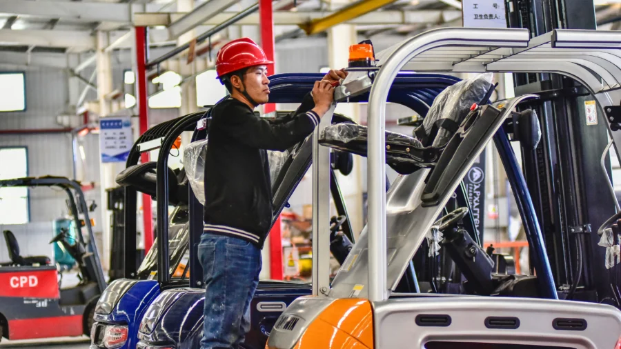 China Factory Activity Unexpectedly Shrinks