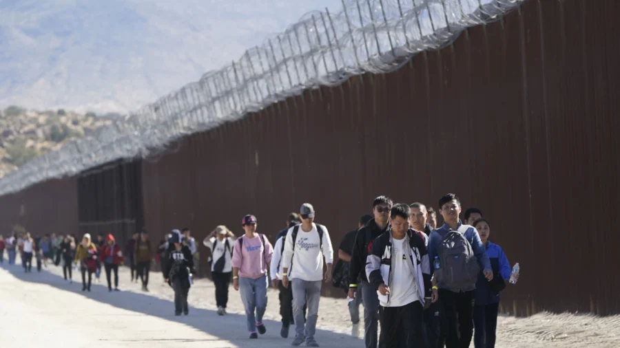 ‘Disturbing’ How Easy It Was for Chinese Illegal Immigrant to Breach US Marine Corps Base: Stephen Yates