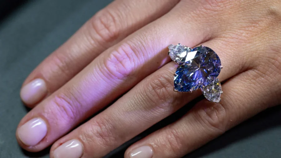 Vivid Blue Diamond Could Sell for $50 Million at Christie’s Auction