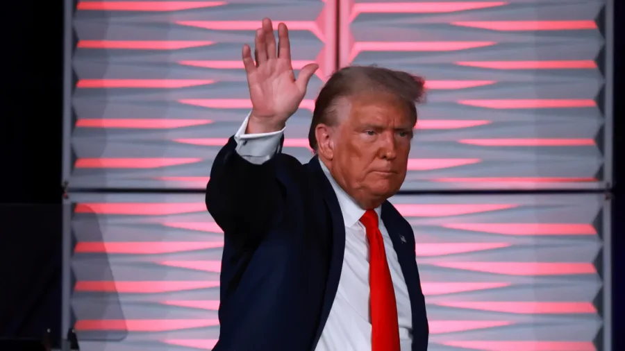 GOP Presidential Candidates Make Campaign Promises at Florida Freedom Summit