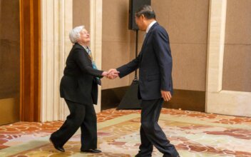 Yellen to Meet China’s New Economic Czar This Week Ahead of Biden-Xi Meeting