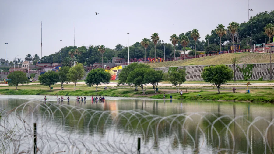 ‘Remain in Mexico’ Policy May Kill Bipartisan Support for Senate Republicans’ Border Overhaul Proposal: Expert