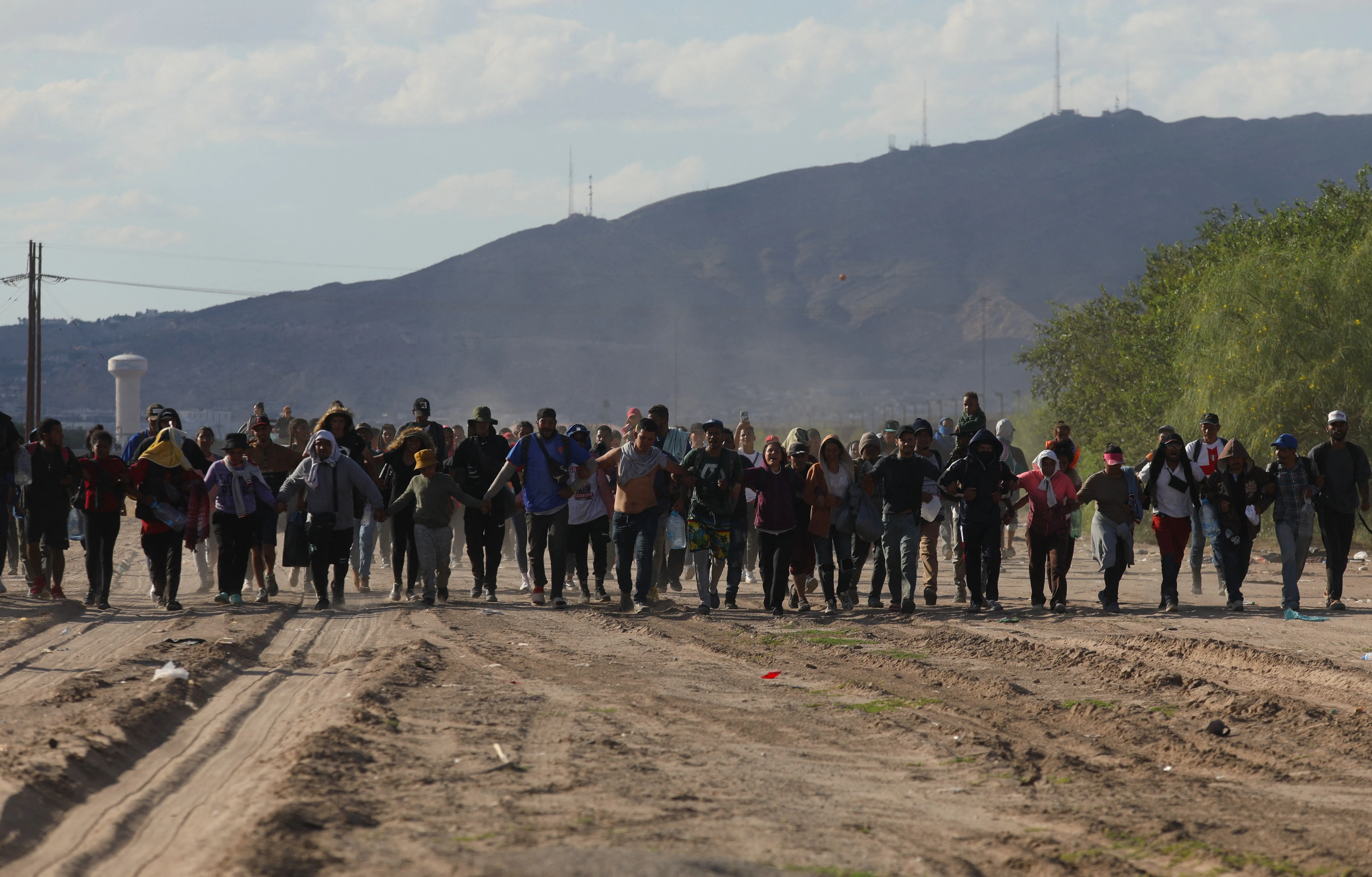 123 Migrants Discovered Trapped in Trailer in Central Mexico