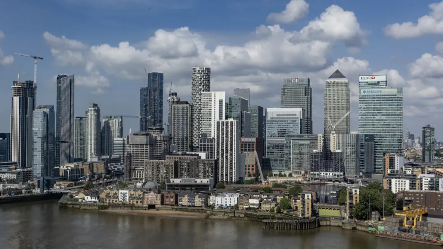 UK Growth Forecast Slows Amid Trump's Tariffs