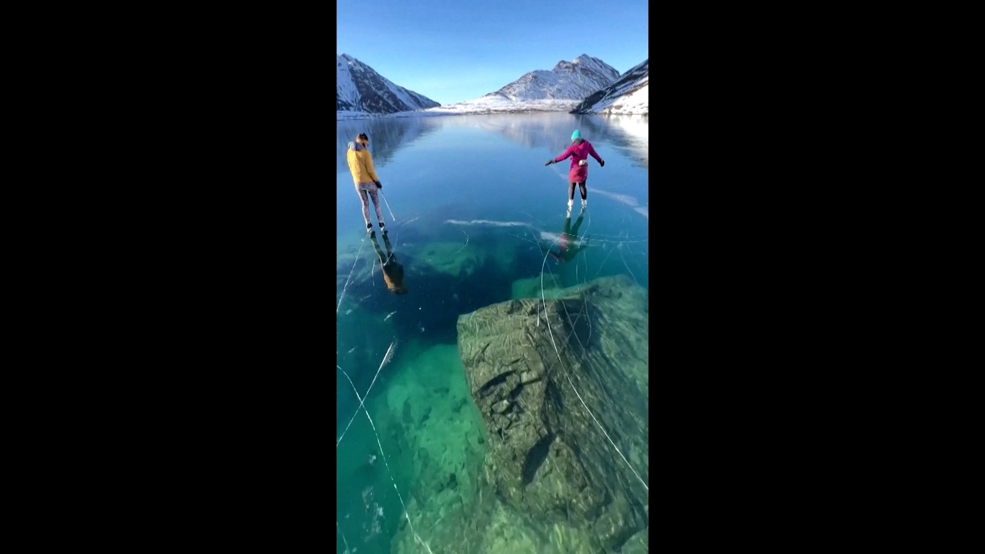 Alaskan Outdoor Instructor Shares Experience of Skating on Rare ‘Ice