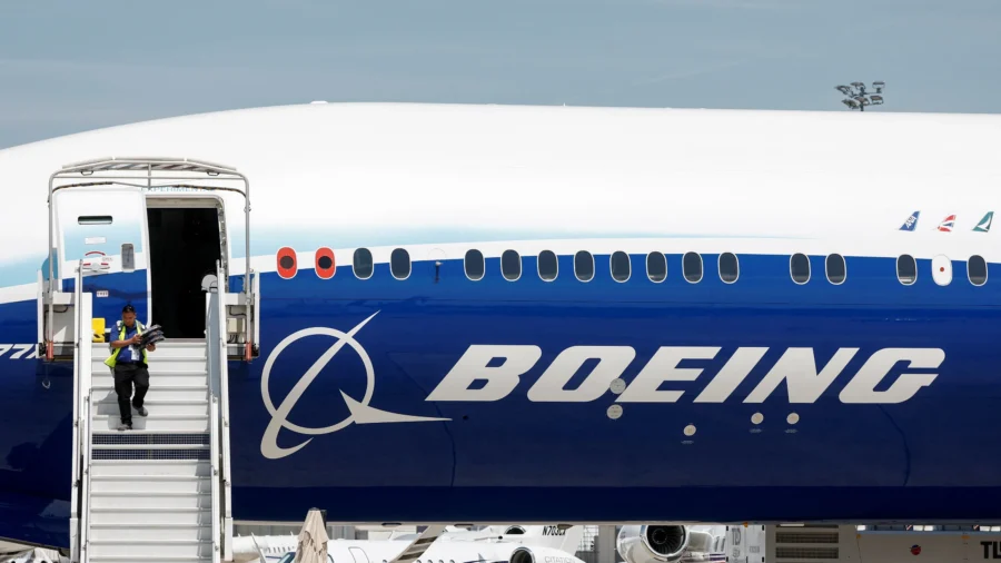 Boeing Shares Take Off on Report That China May Lift 737 Freeze, Bumper Dubai Orders