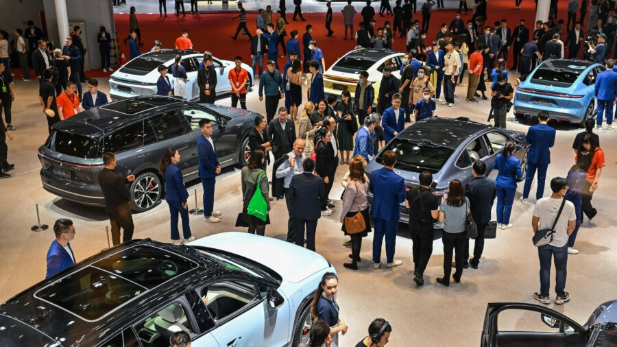 US Lawmakers Call for Tariffs Increase on China-Made Cars Amid CCP's EV Dominance Concerns