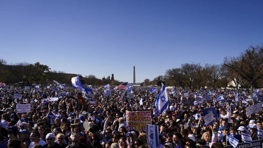 Thousands Rally in Support of Israel in Washington
