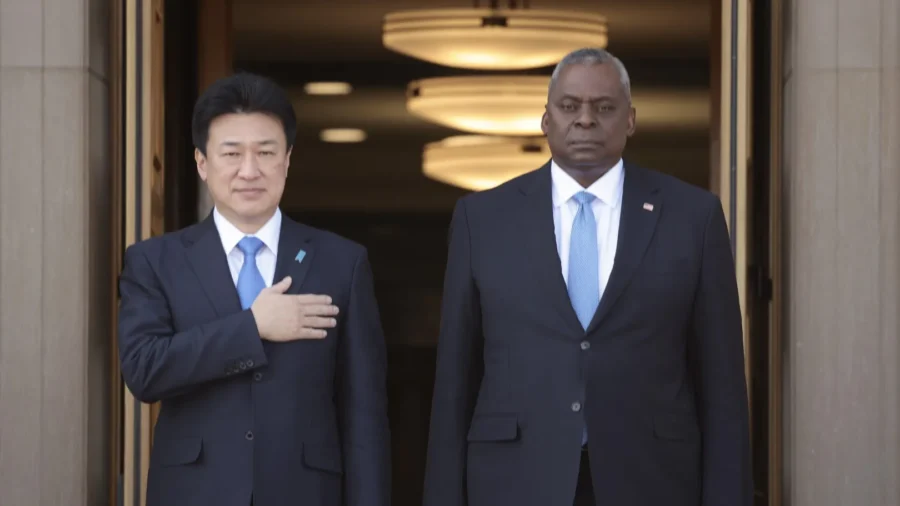US Defense Minister Meets With Asian Partners, Strengthens Ties