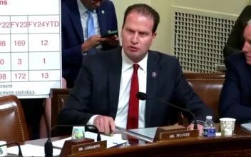 Rep. Pfluger Questions Mayorkas, Wray Over Whereabouts of Individuals on US Terror Watch List