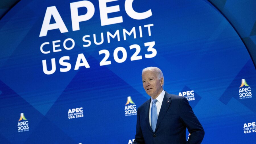 Biden Toasts the 'Power of the Pacific' During APEC Dinner