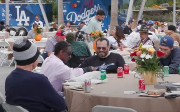 Los Angeles Dodgers Host Thanksgiving Luncheon for 400 Homeless Veterans