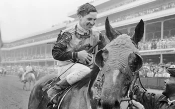 Bobby Ussery, Hall of Fame Jockey Whose Horse Was Disqualified in 1968 Kentucky Derby, Dies at 88