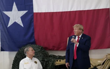 Trump Visits US–Mexico Border as Texas Governor Endorses Him
