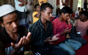 Hundreds More Rohingya Refugees Arrive in Indonesia’s Aceh