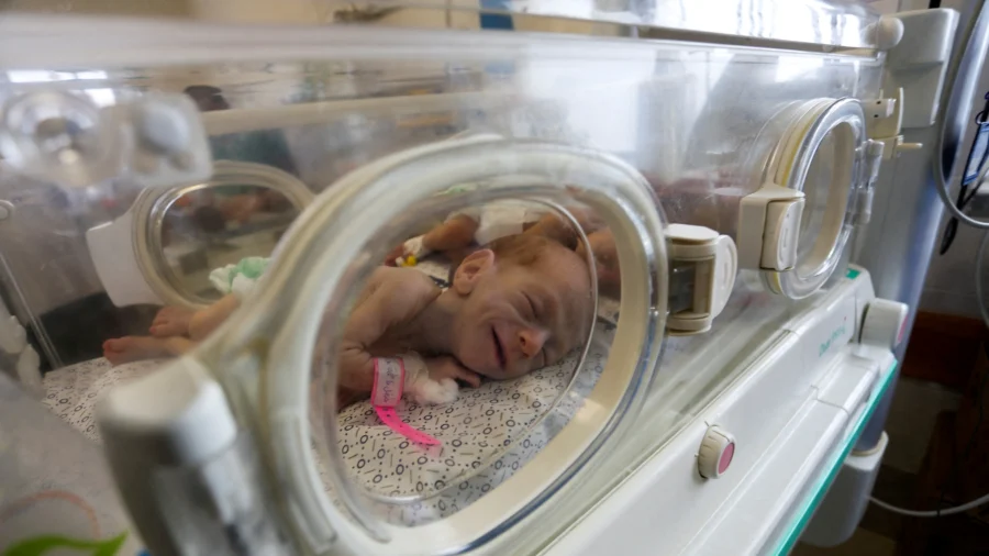 IDF Assists in Evacuating Premature Babies to Egypt Amid Conflict