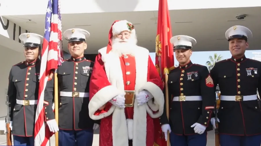 Hollywood Christmas Parade Supports Marine ‘Toys for Tots’