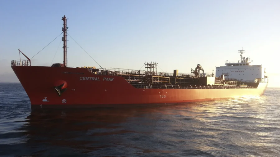 Pentagon Suspects Somali Pirates Attacked Middle East Cargo Tanker