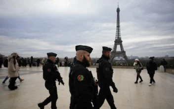 Tourist Stabbed to Death by Terrorist Targeting Passersby in Paris