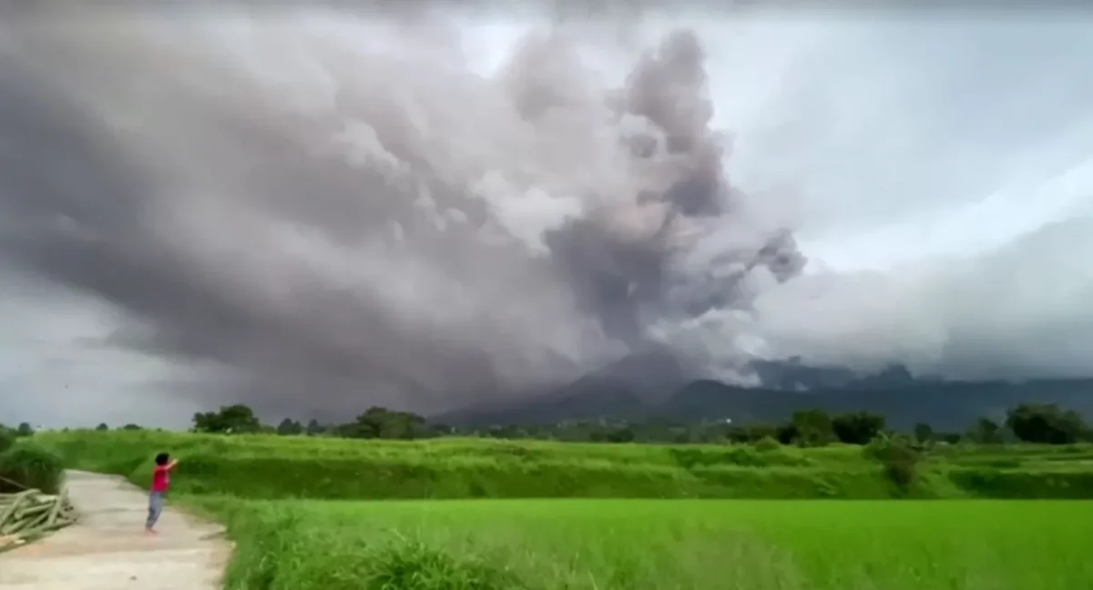 Indonesia s Marapi Volcano Erupts And Blankets Nearby Villages With Ash 
