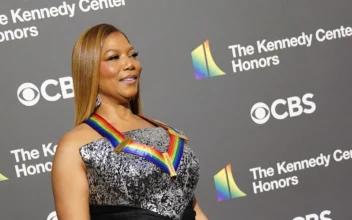 Queen Latifah, Barry Gibb, Billy Crystal React to Kennedy Center Honors