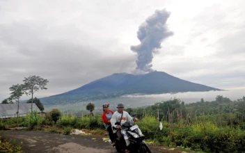 Indonesia’s Marapi Volcano Erupts for 2nd Day as 11 Climbers Killed and 12 Remain Missing
