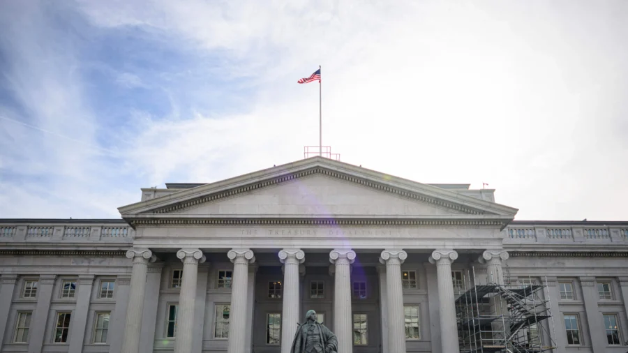 57 Percent of Americans Say $33 Trillion National Debt is Top Priority: Poll