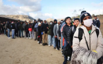 Single-Day Border Crossings Hits New Record at 12,000