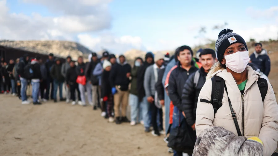 Single-Day Border Crossings Hits New Record at 12,000