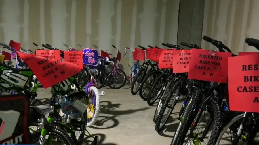 Christmas Connection: Florida Charity Provides Gifts for Over 500 Families in Need