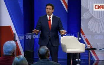 DeSantis’s Iowa Town Hall Pitch Focuses on Attacking Trump