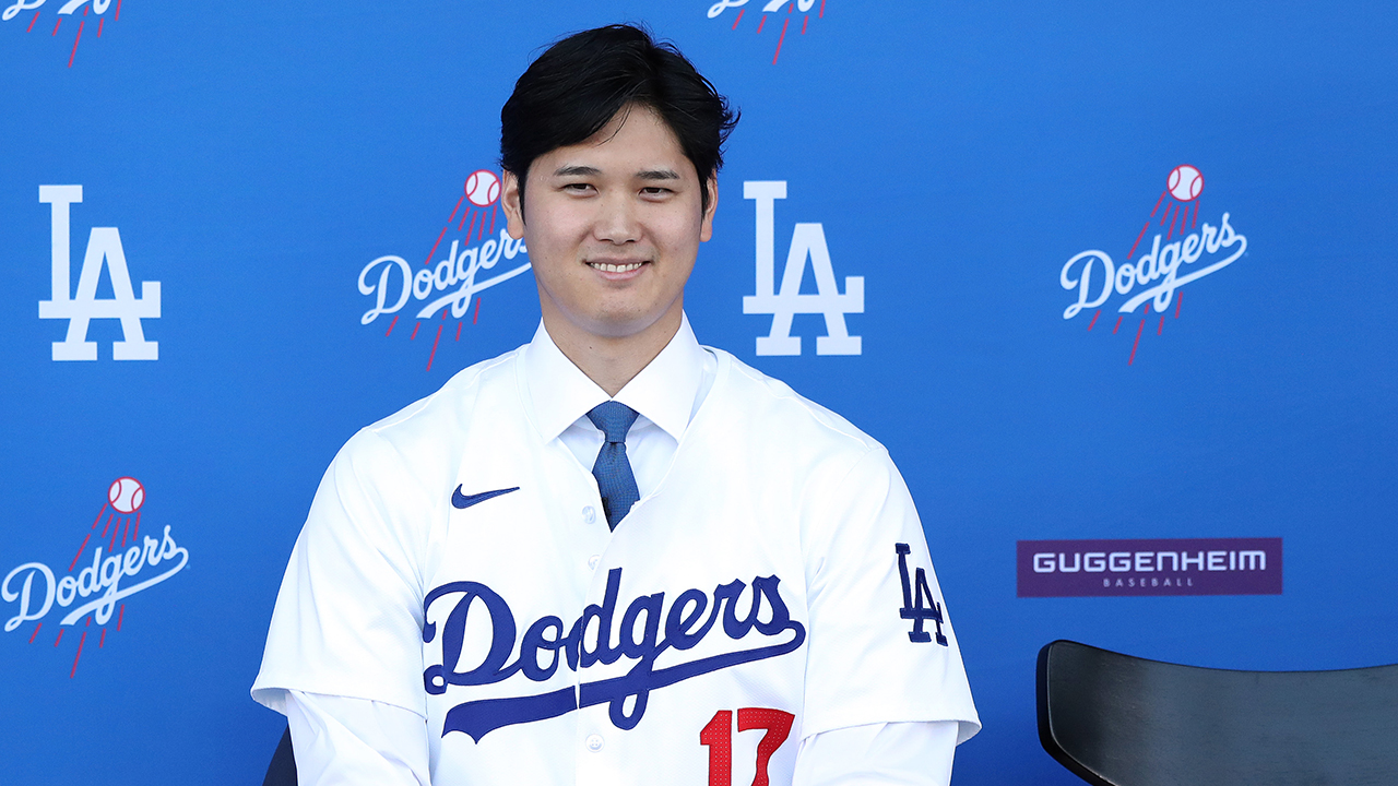 Los Angeles Dodgers Officially Introduce Shohei Ohtani to the Roster | NTD