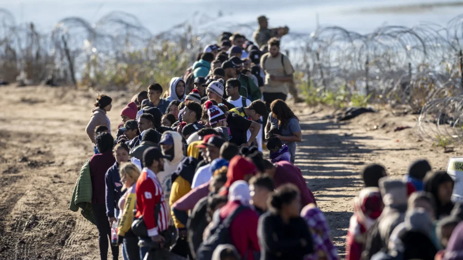 Financial Impact of Illegal Immigration on American Taxpayers Is at Least $10 Billion: Immigration Expert