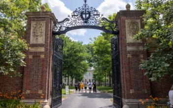 Harvard’s Early Admission Applications Drop by 17 Percent Amid Controversy