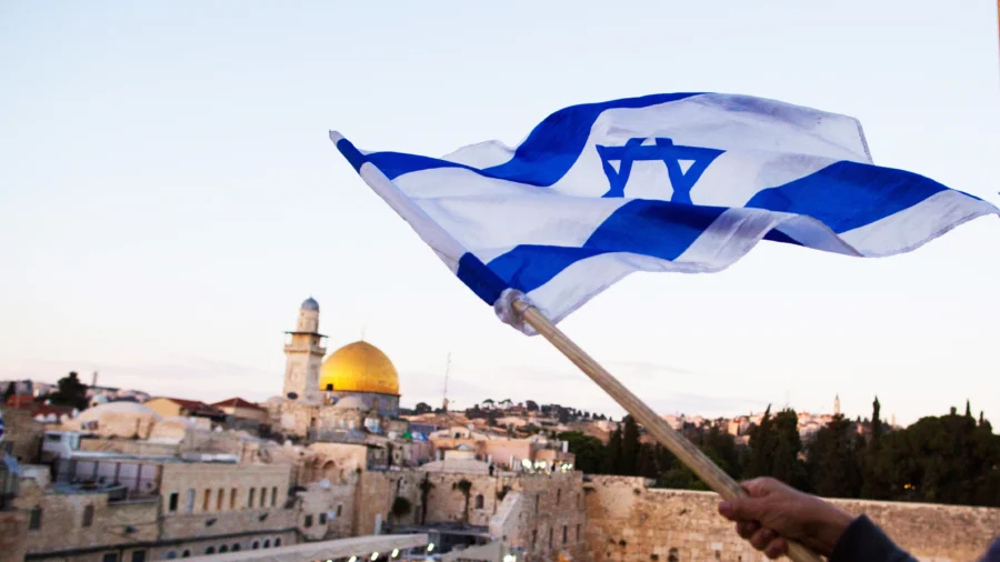 Israeli Government Gives Briefing in English