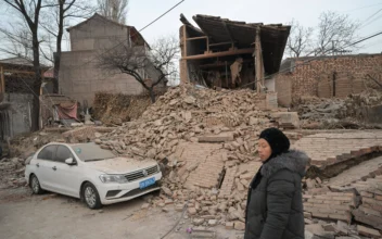 China’s Earthquake Zone Grapples With Cold, Lack of Supplies