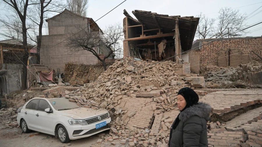 China’s Earthquake Zone Grapples With Cold, Lack of Supplies